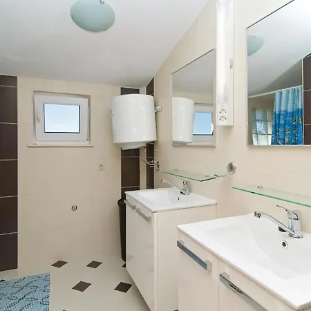53 Apartment *