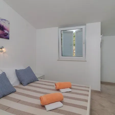 Stunning In With Kitchen Apartment Sevid