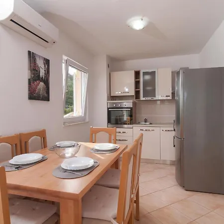 Stunning In With Kitchen Sevid
